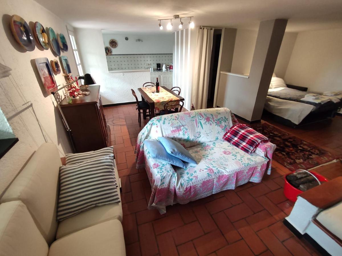 Independent Apartment With A Fabulous Patio - Casa Penny Cisano sul Neva Eksteriør billede